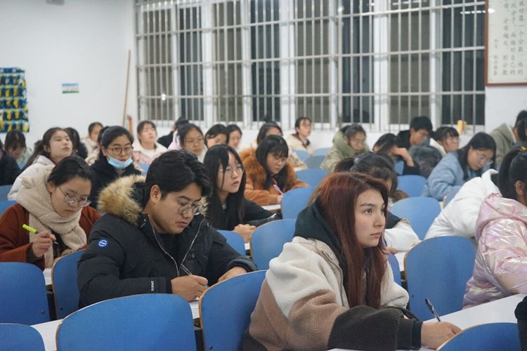 球王会顺利举行新生团章考试2.jpg